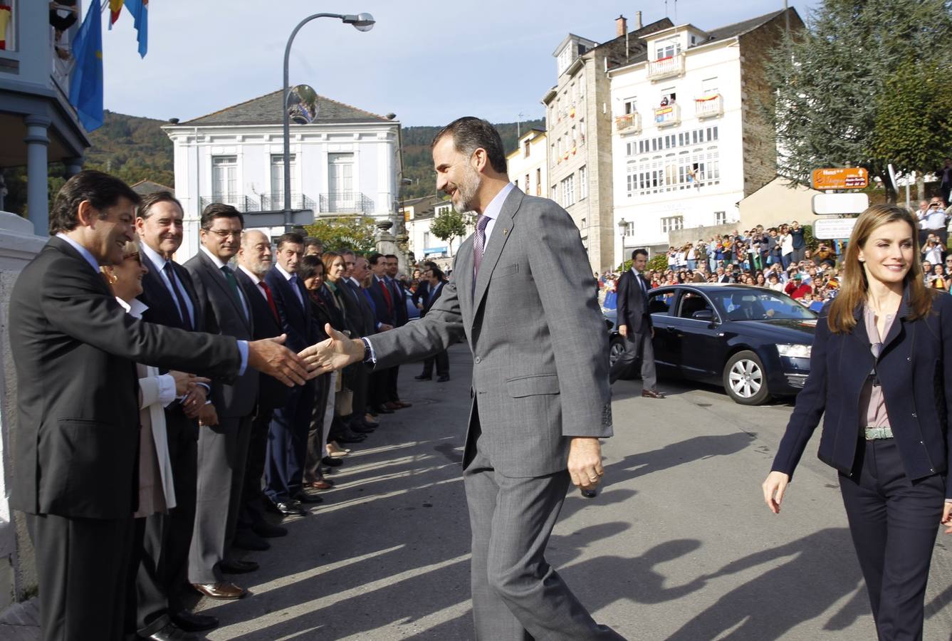 Los Reyes visitan Boal para entregar el Premio al Pueblo Ejemplar 2014