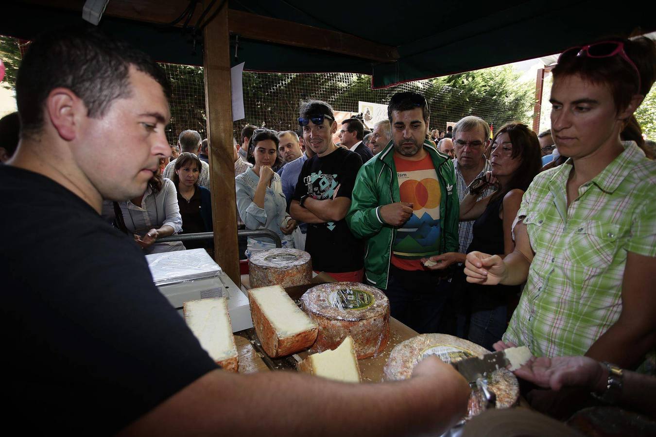 Certamen del queso Gamonéu en Benia de Onís