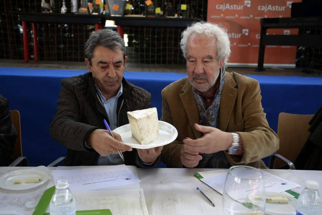 Certamen del queso Gamonéu en Benia de Onís