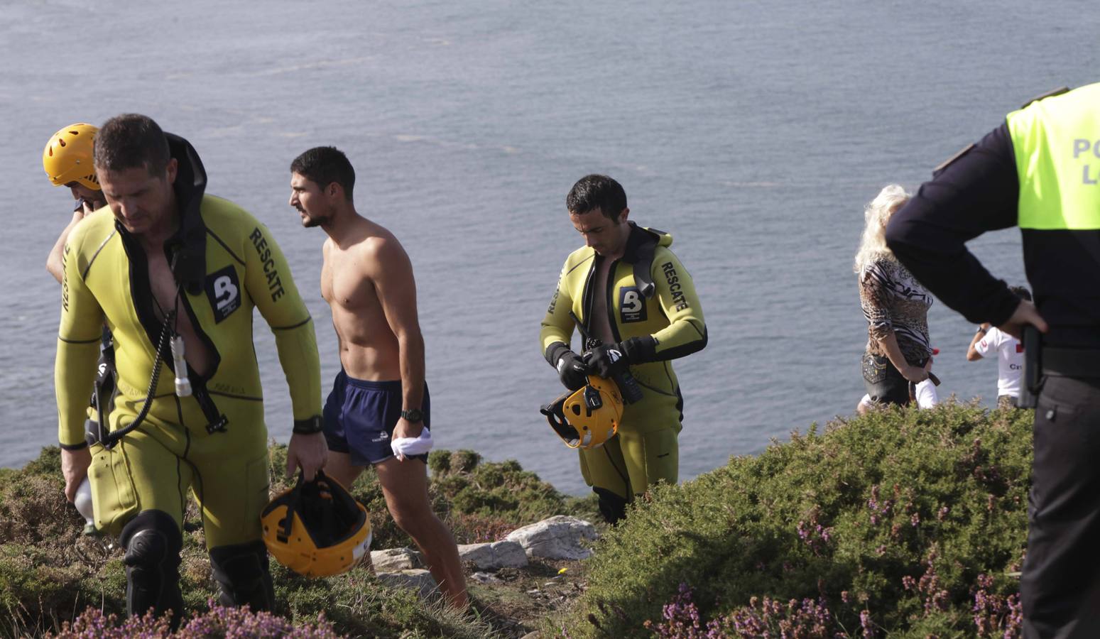 Labores de búsqueda del percebero desaparecido en Castrillón