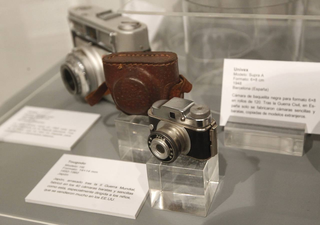 El Museo del Pueblo de Asturias repasa la historia de las cámaras fotográficas