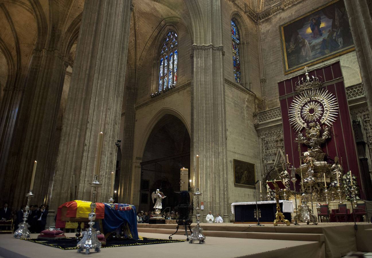 Una catedral abarrotada para despedir a la duquesa