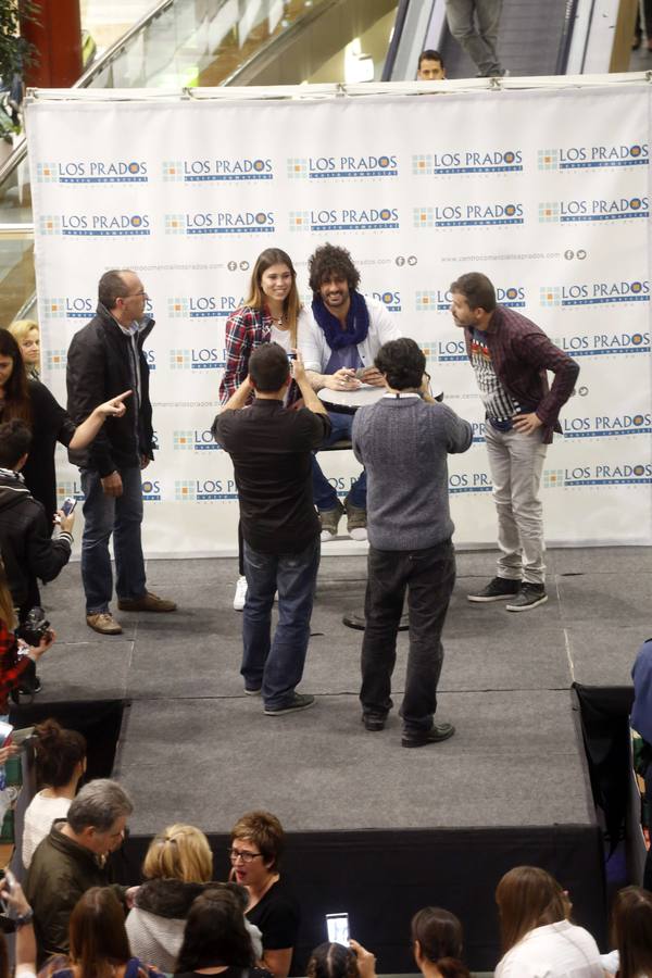 Melendi firma discos en Oviedo