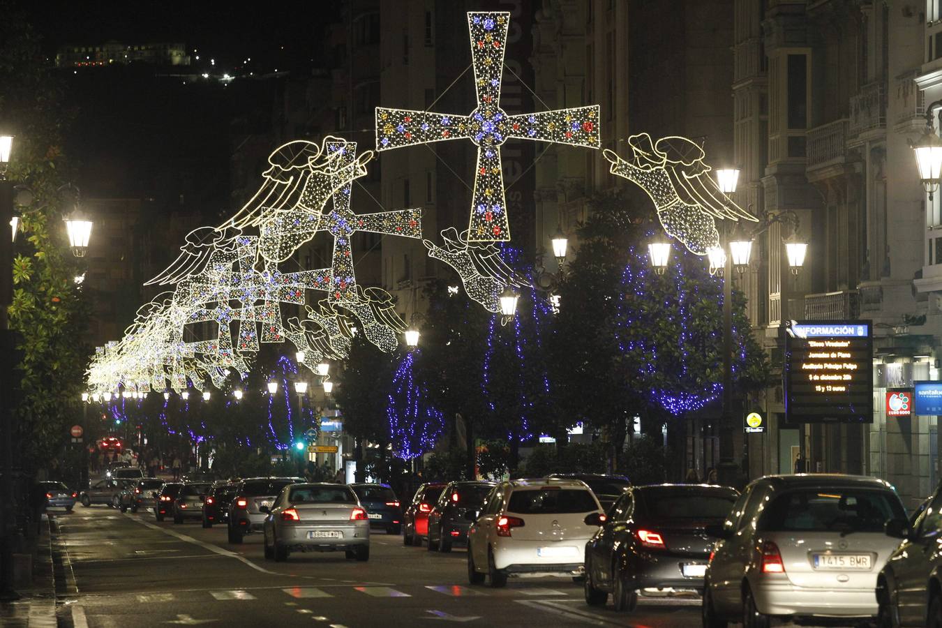 Oviedo enciende la iluminación de Navidad