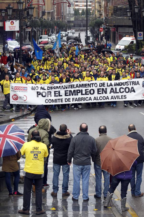 Los trabajadores de Alcoa llevan su protesta a Oviedo
