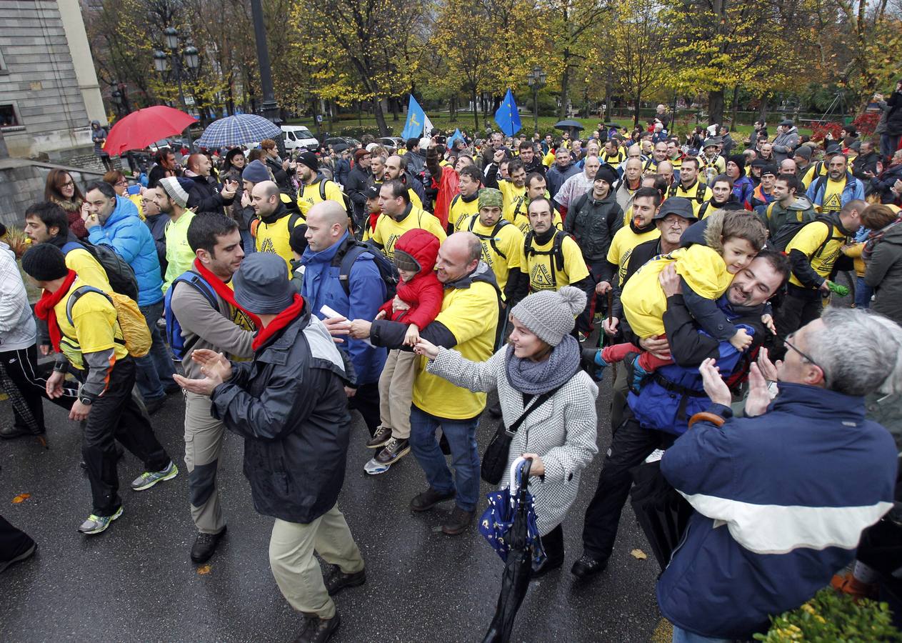 Los trabajadores de Alcoa llevan su protesta a Oviedo