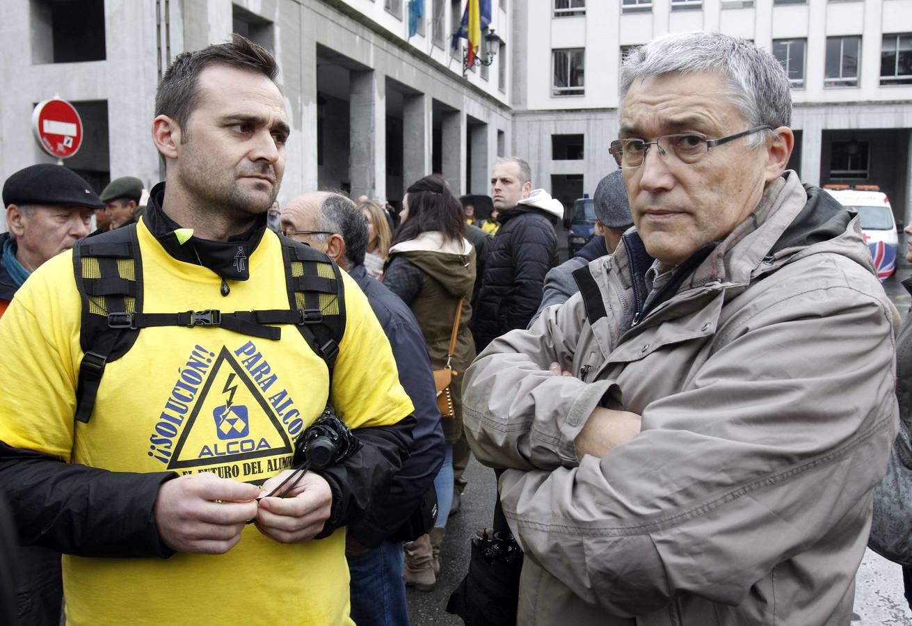 Los trabajadores de Alcoa llevan su protesta a Oviedo