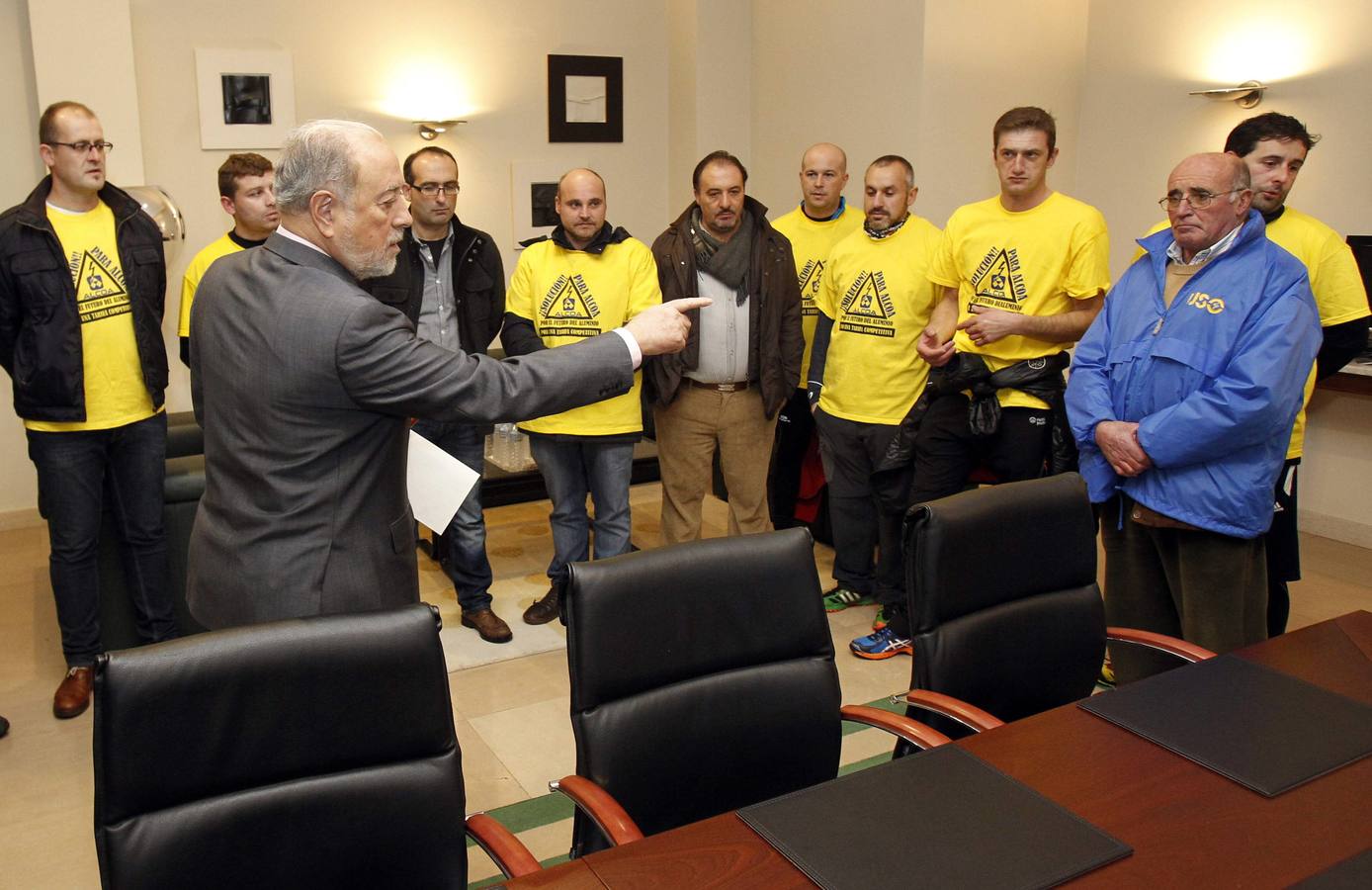 Los trabajadores de Alcoa llevan su protesta a Oviedo