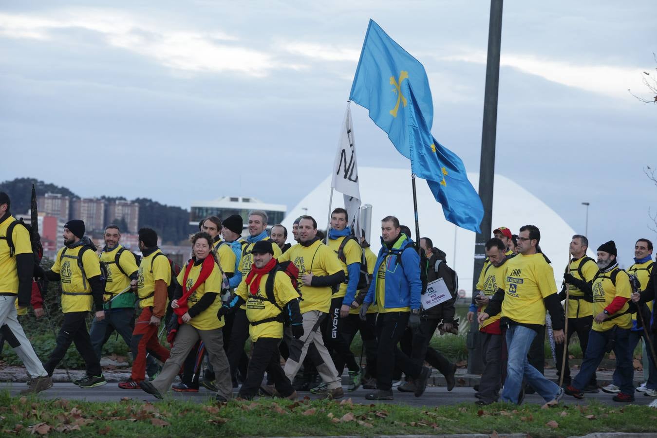 Los trabajadores de Alcoa marchan a Oviedo en defensa de sus empleos