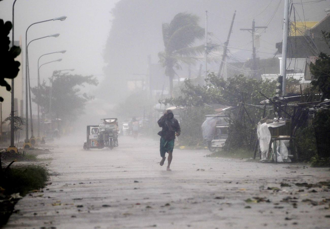 El paso de Hagupit, en imágenes