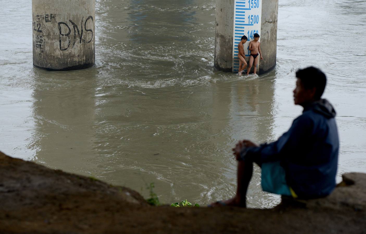 El tifón Hagupit deja 27 muertos y miles de desplazados en Filipinas