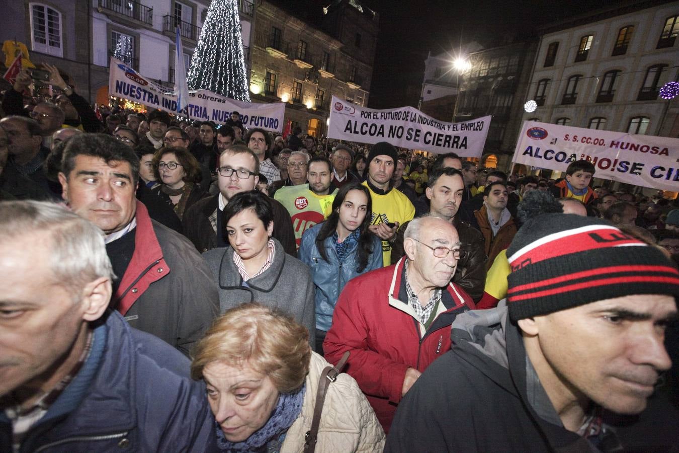 Multitudinaria manifestación en Avilés contra el cierre de Alcoa