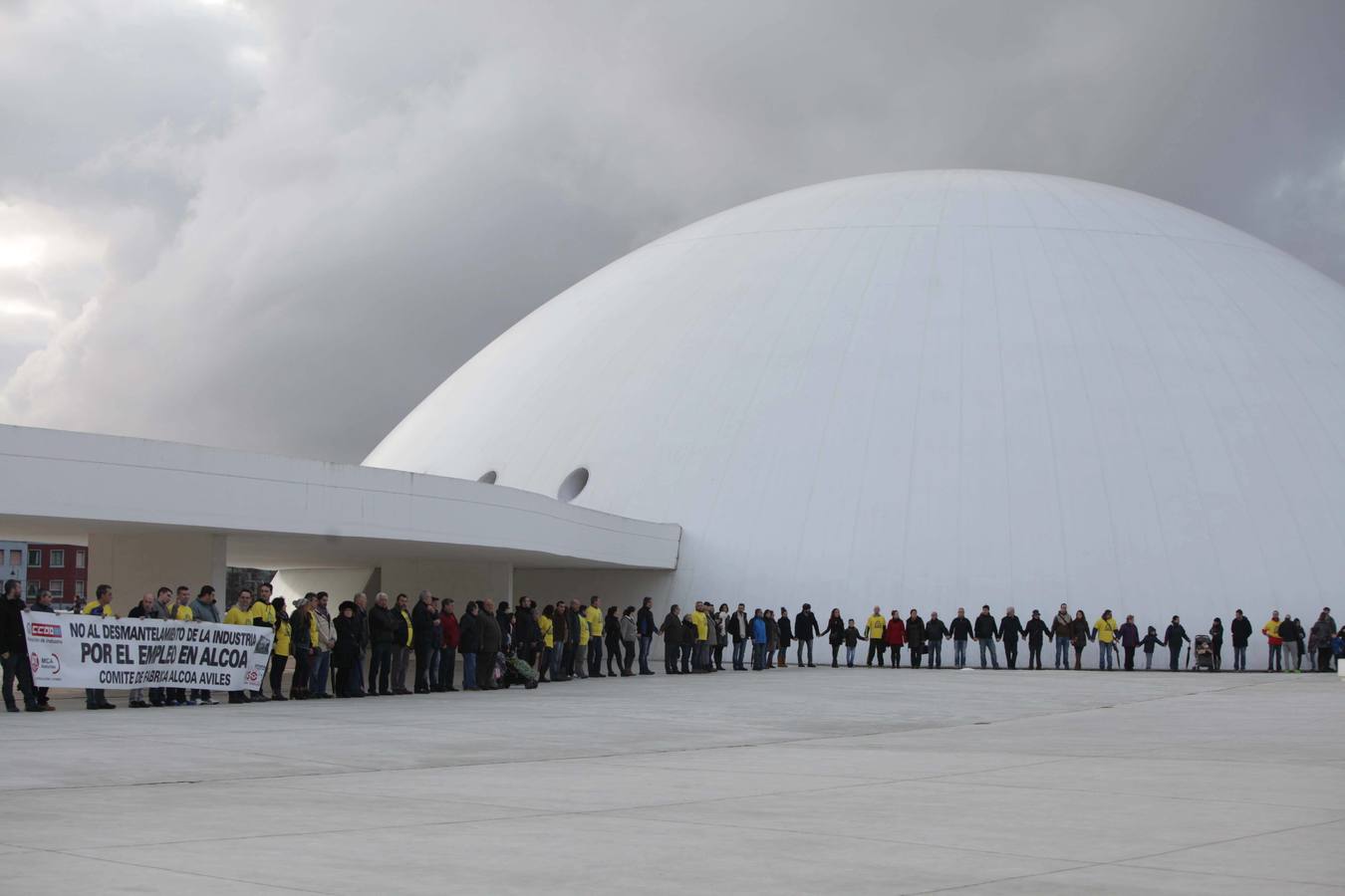 Manifestación en apoyo a los trabajadores de Alcoa en el Niemeyer