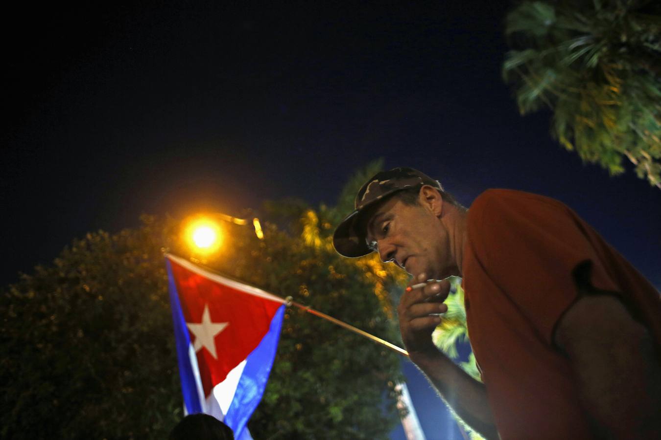 Los exiliados cubanos en Miami celebran el fin de 53 años de Guerra Fría con Estados Unidos