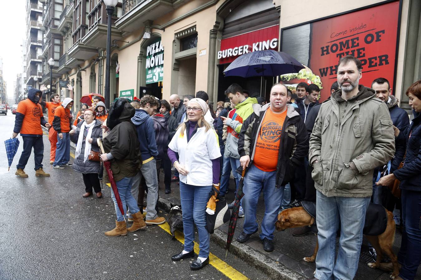 Protesta de los trabajadores de Burger King en Gijón