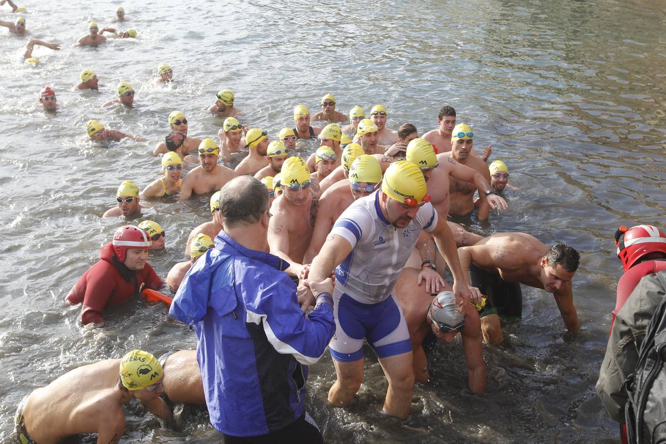 La Copa de Navidad de Gijón reúne a 250 nadadores