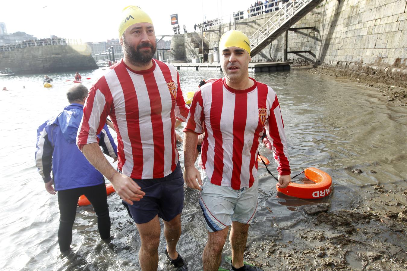 La Copa de Navidad de Gijón reúne a 250 nadadores