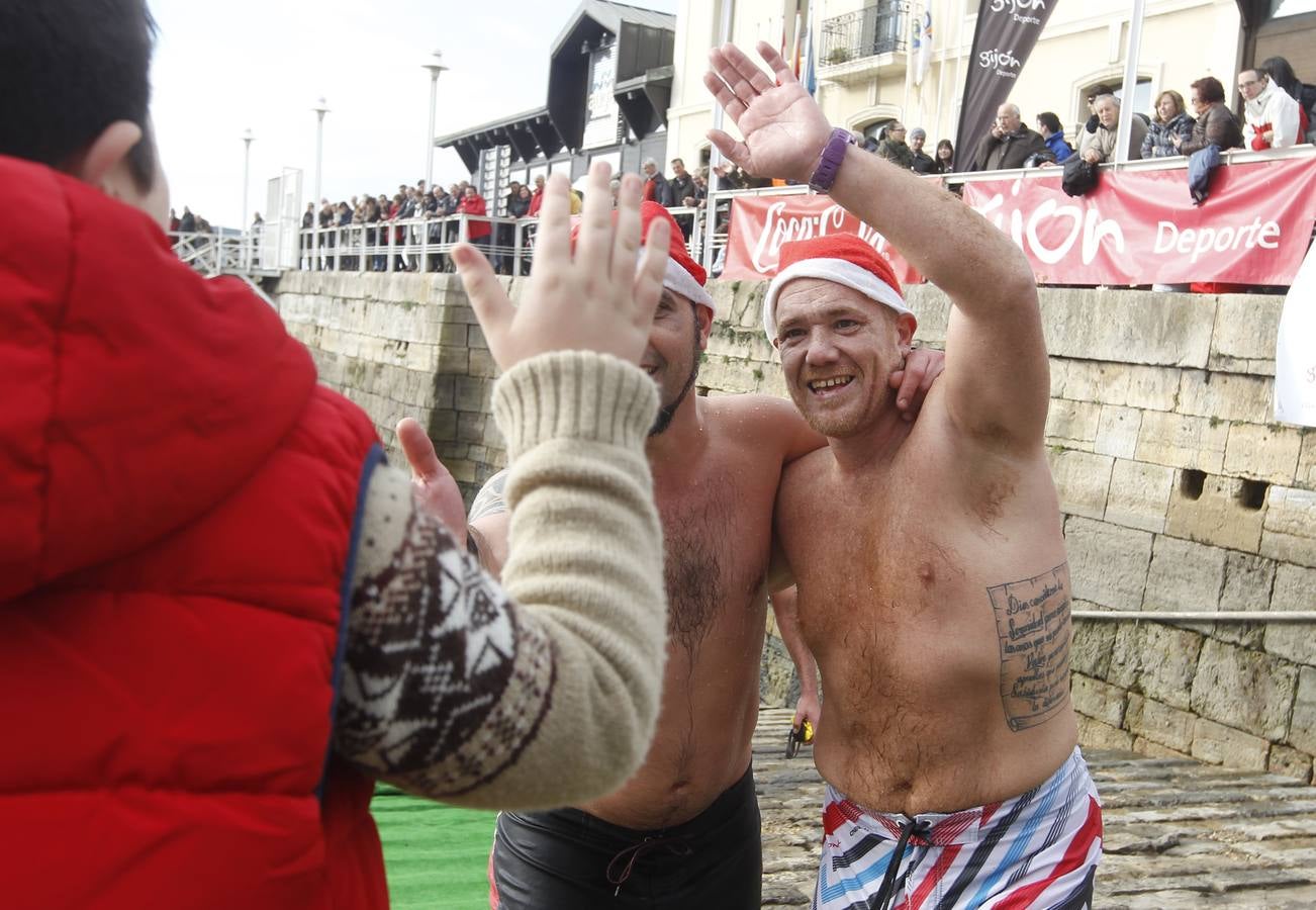 La Copa de Navidad de Gijón reúne a 250 nadadores