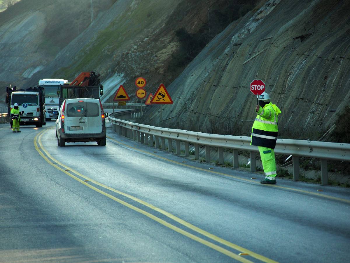 Últimos preparativos antes de la inauguración del tramo Unquera -La Franca