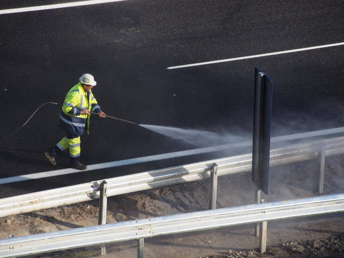 Últimos preparativos antes de la inauguración del tramo Unquera -La Franca