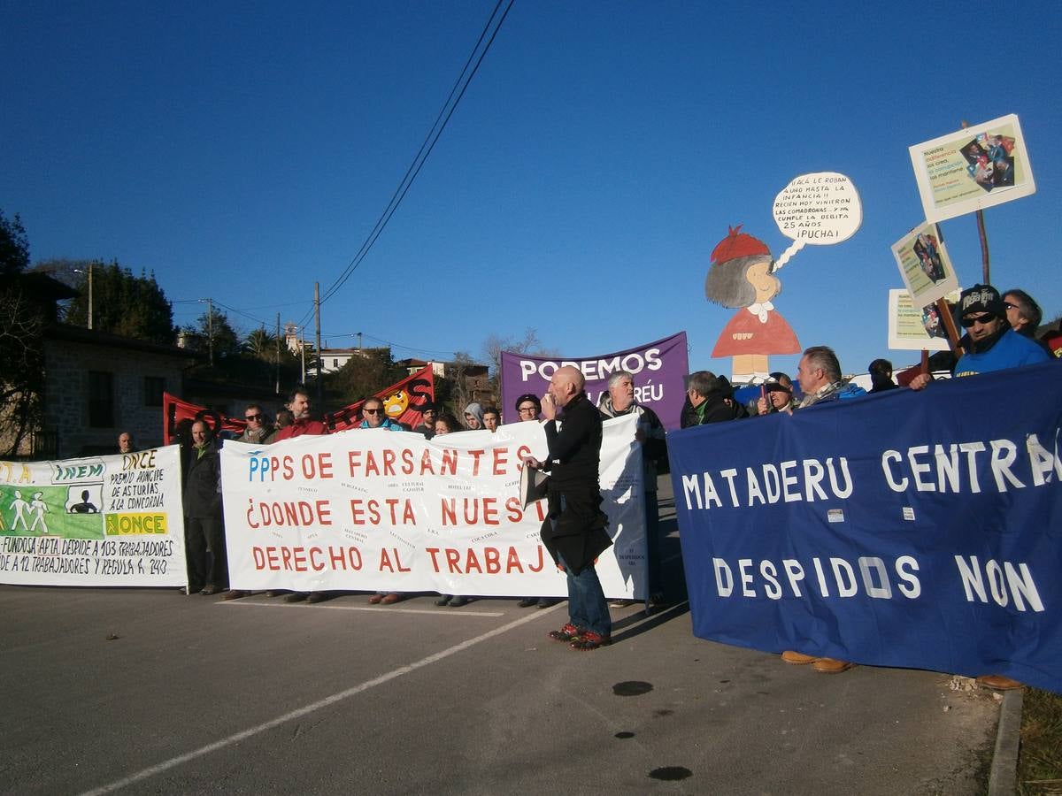Protesta en la inauguración de la autovía del Cantábrico