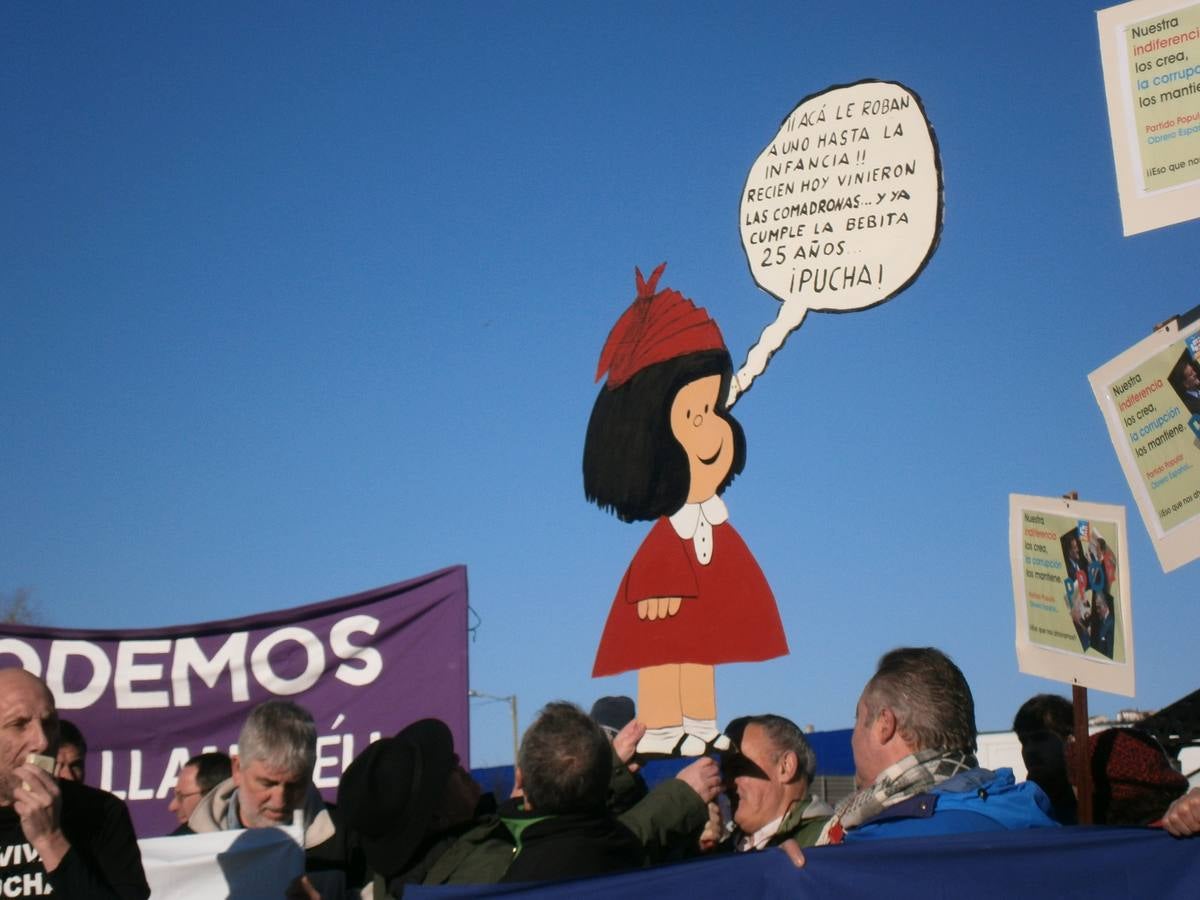 Protesta en la inauguración de la autovía del Cantábrico