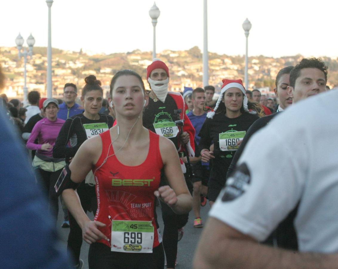 Borja García y Beatriz Álvarez ganan la San Silvestre de Gijón