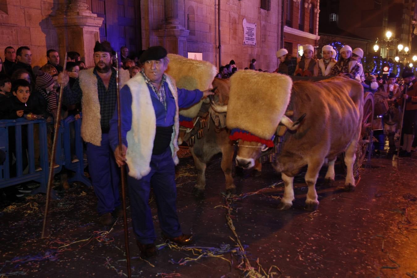 Los Reyes Magos llevan la ilusión a las calles de Oviedo