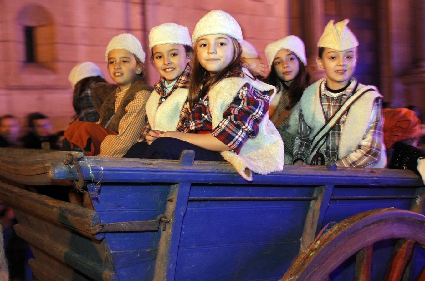 Los Reyes Magos llevan la ilusión a las calles de Oviedo