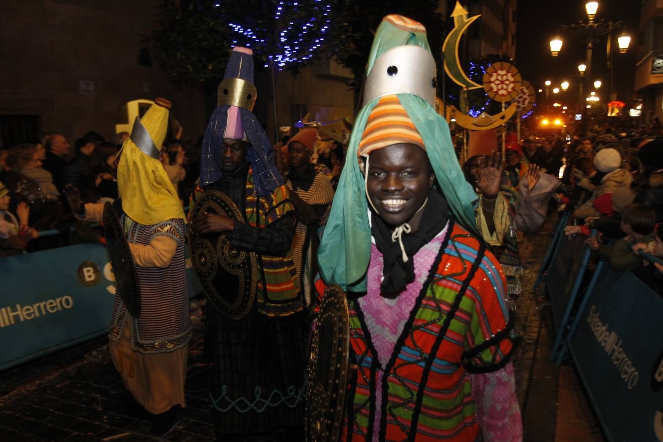 Los Reyes Magos llevan la ilusión a las calles de Oviedo