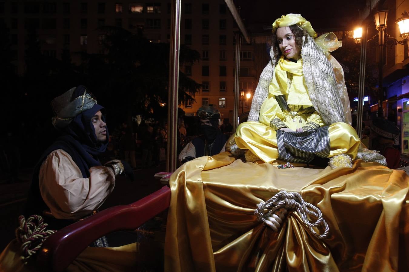 Los Reyes Magos llevan la ilusión a las calles de Oviedo