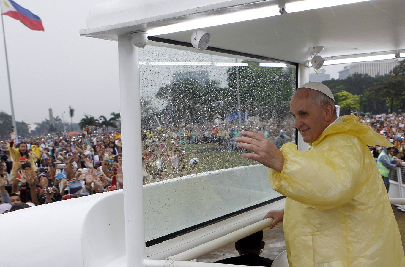 La visita del Papa a Filipina ha dejado numerosos momentos para el recuerdo, uno de los cuales se ha producido cuando una niña le ha preguntado a Francisco por qué Dios permite el sufrimiento de los menores que viven en la calle.