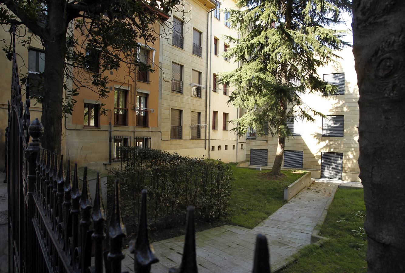 Ridea. Puede verse desde el interior del palacio del conde de Toreno y también, sin mucho esfuerzo al caminar, por la calle Altamirano.