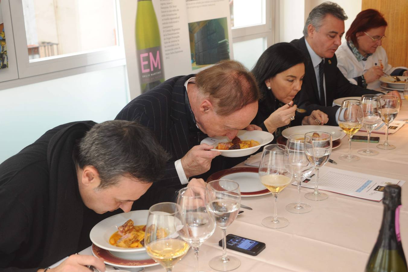 El restaurante El Ñeru de Madrid gana la fase nacional del concurso La Mejor Fabada del Mundo