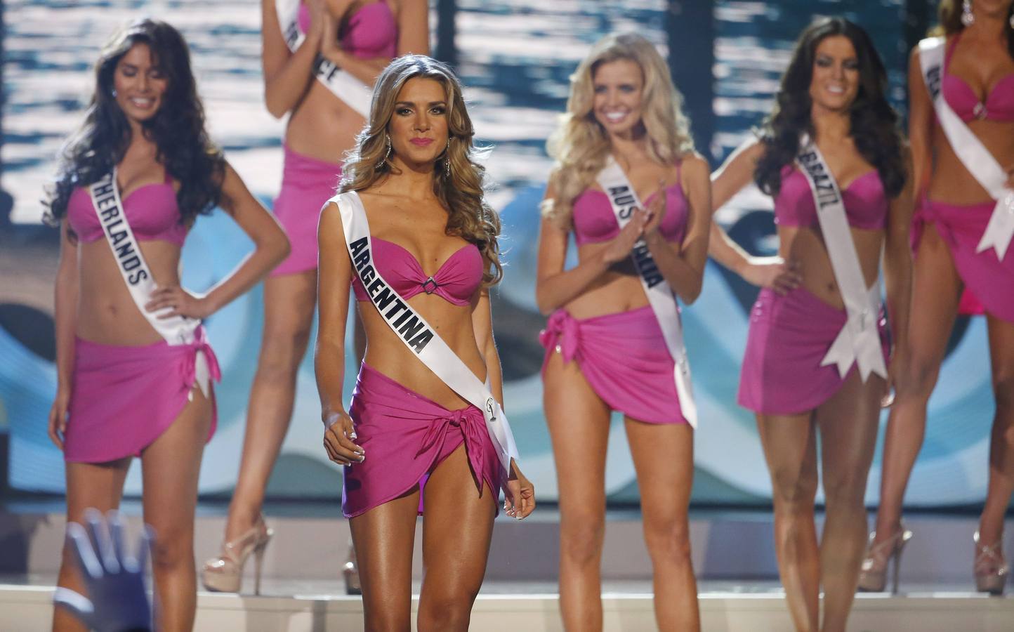 La colombiana Paulina Vega se corona Miss Universo