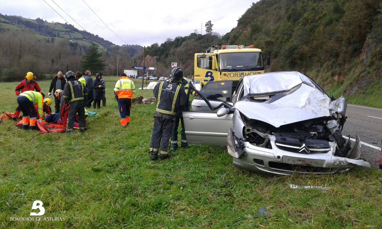 Espectacular accidente en Salas