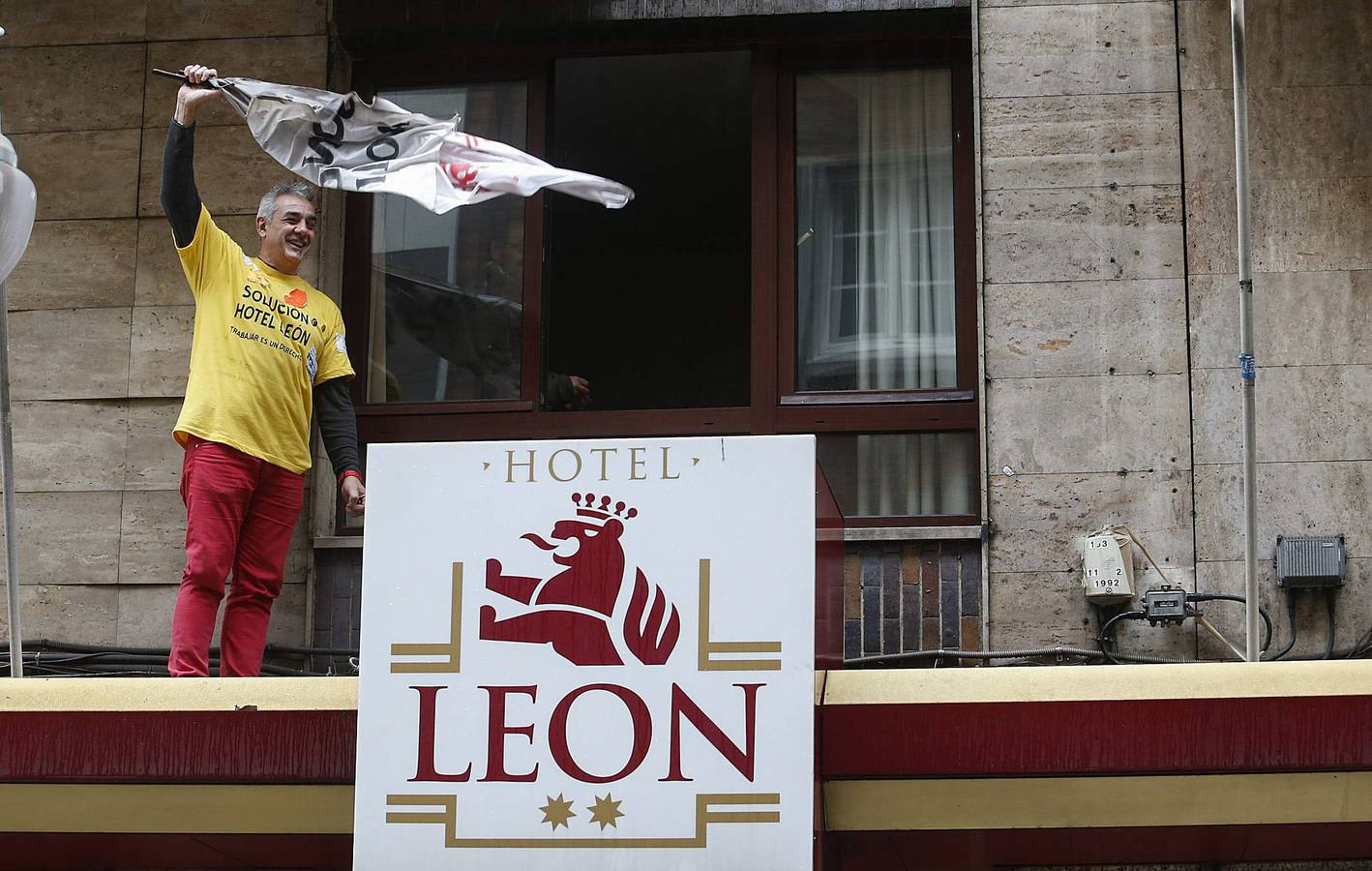 Los trabajadores del Hotel León anuncian el fin de su encierro