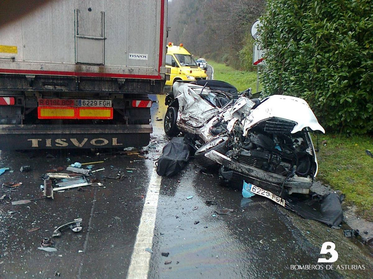 Dos muertos en sendos accidentes en el Occidente de Asturias