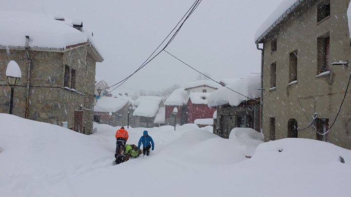 Sotres, bajo la nieve