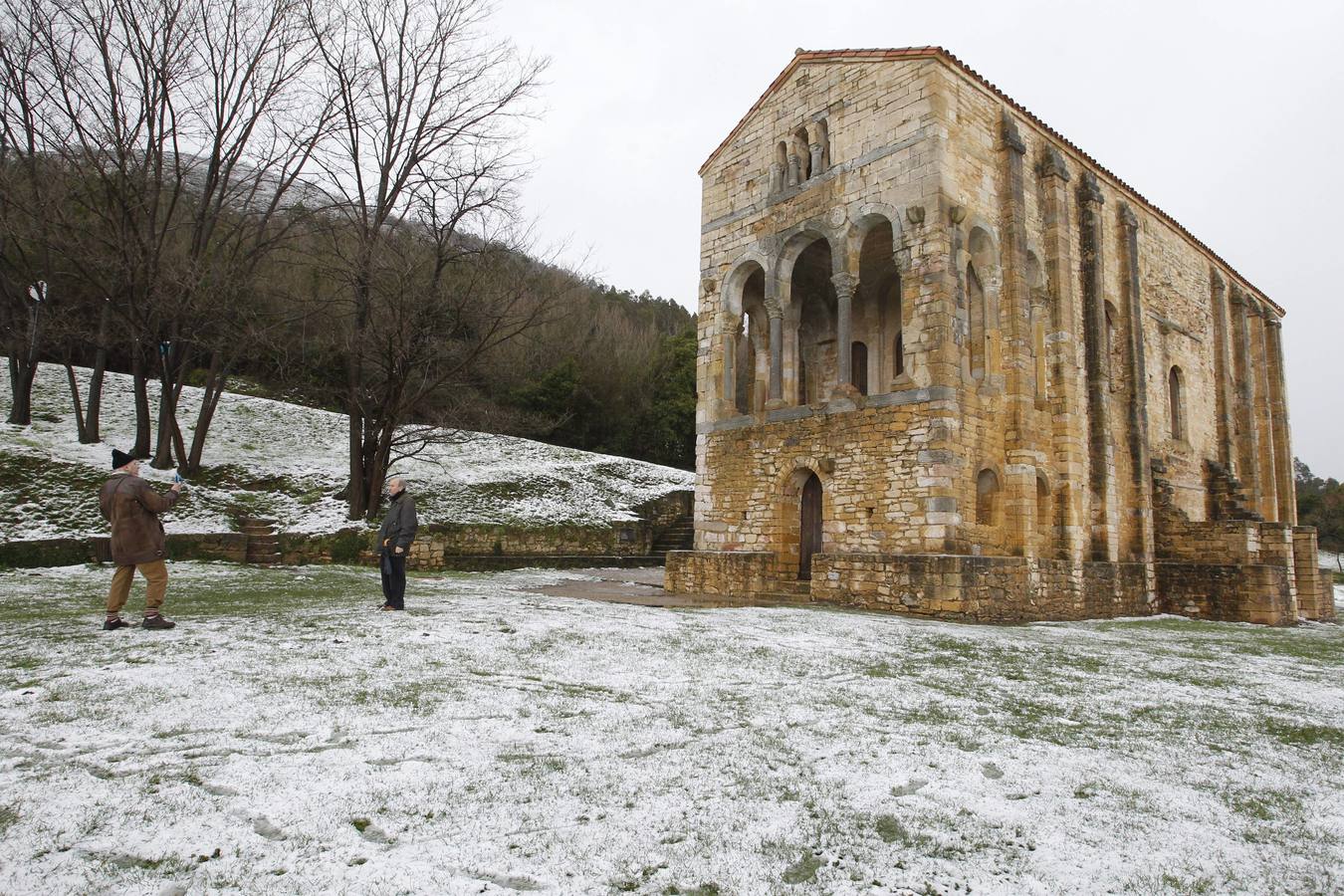 La nieve llega a Oviedo