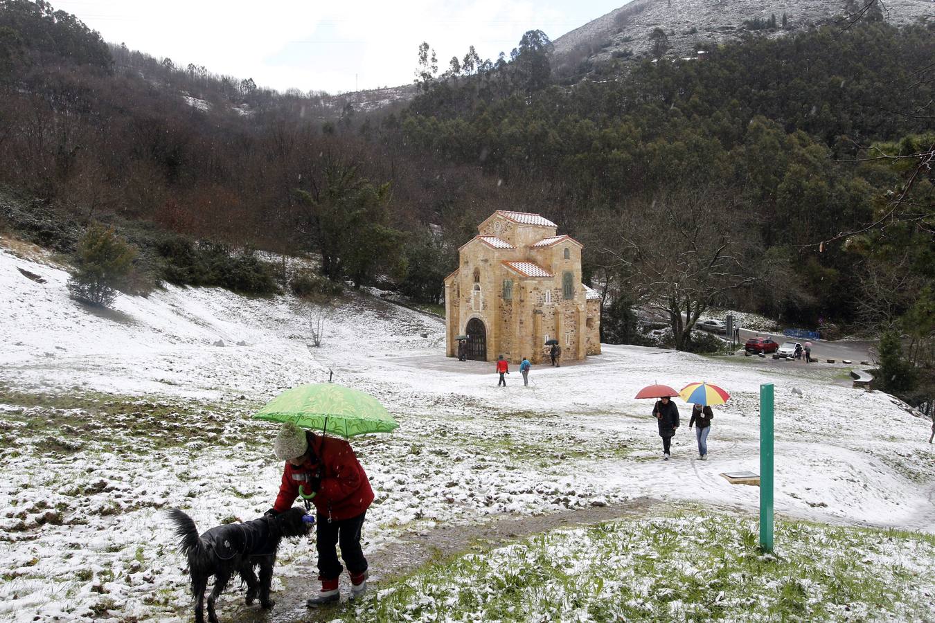 La nieve llega a Oviedo