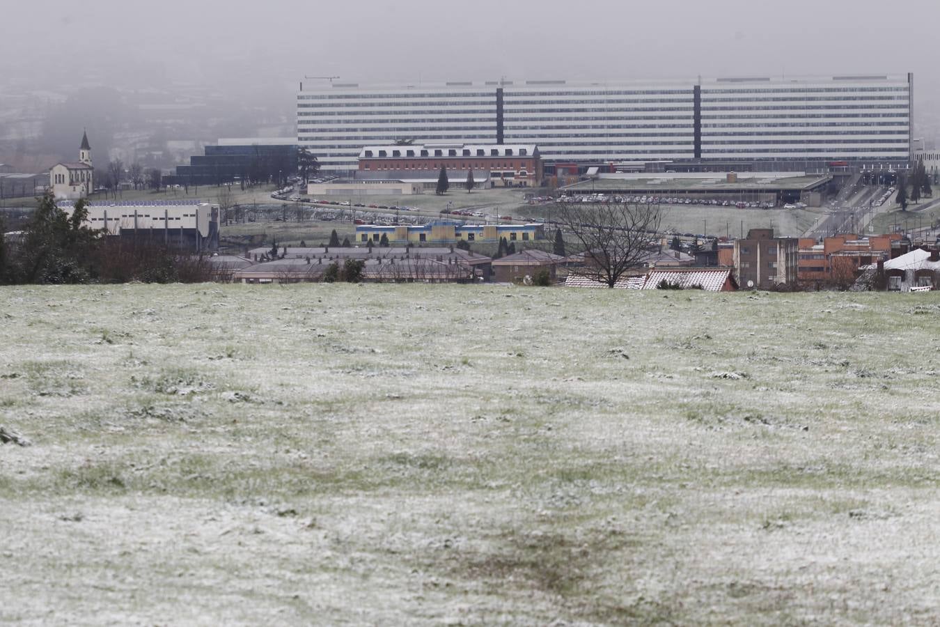 La nieve cubre en Oviedo