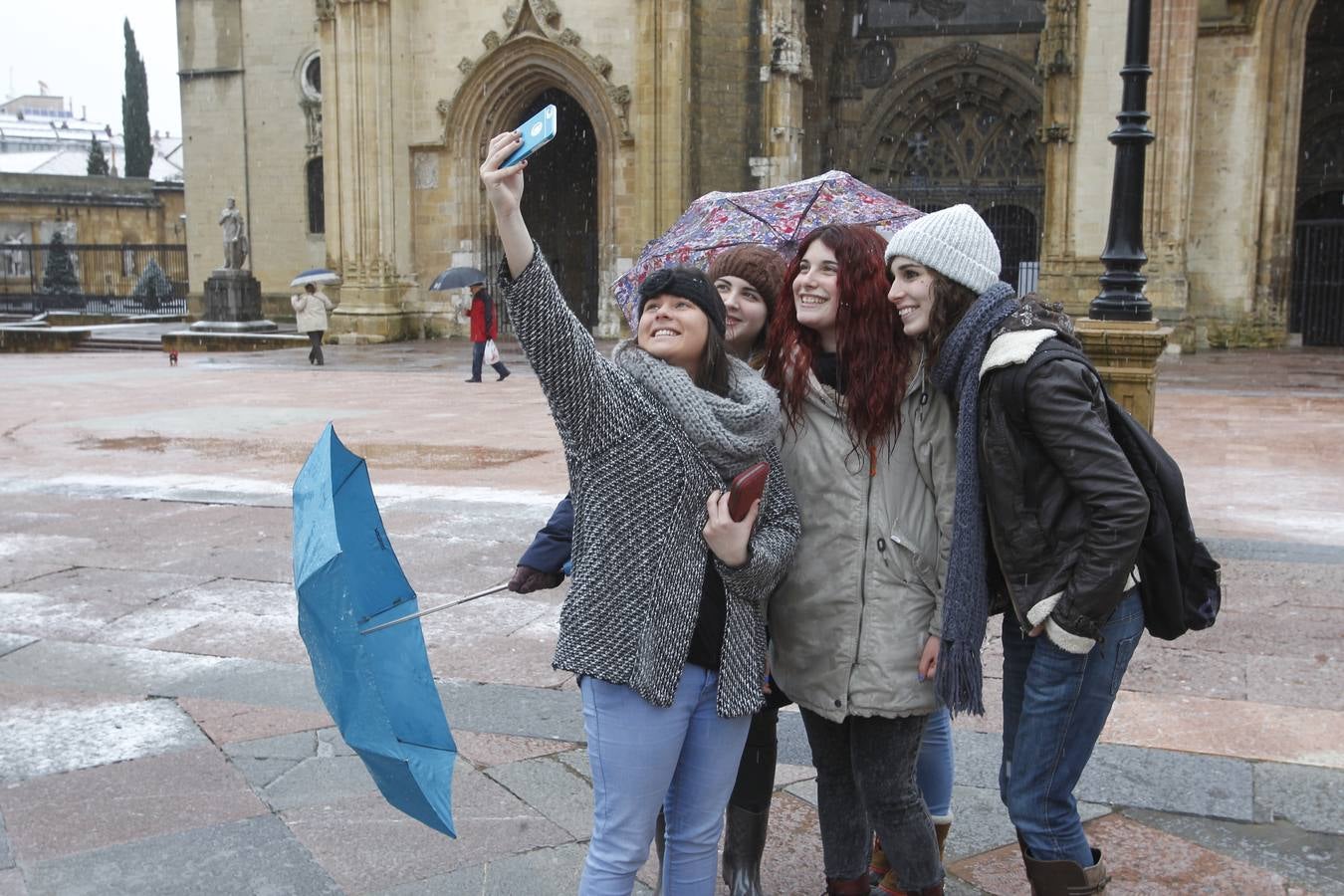 La nieve cubre en Oviedo