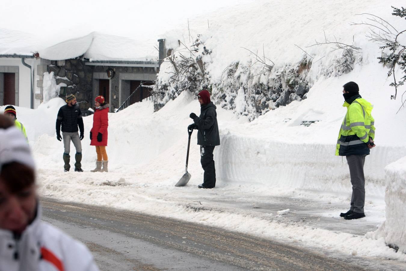 Las espectaculares imágenes que deja el trabajo para limpiar Pajares