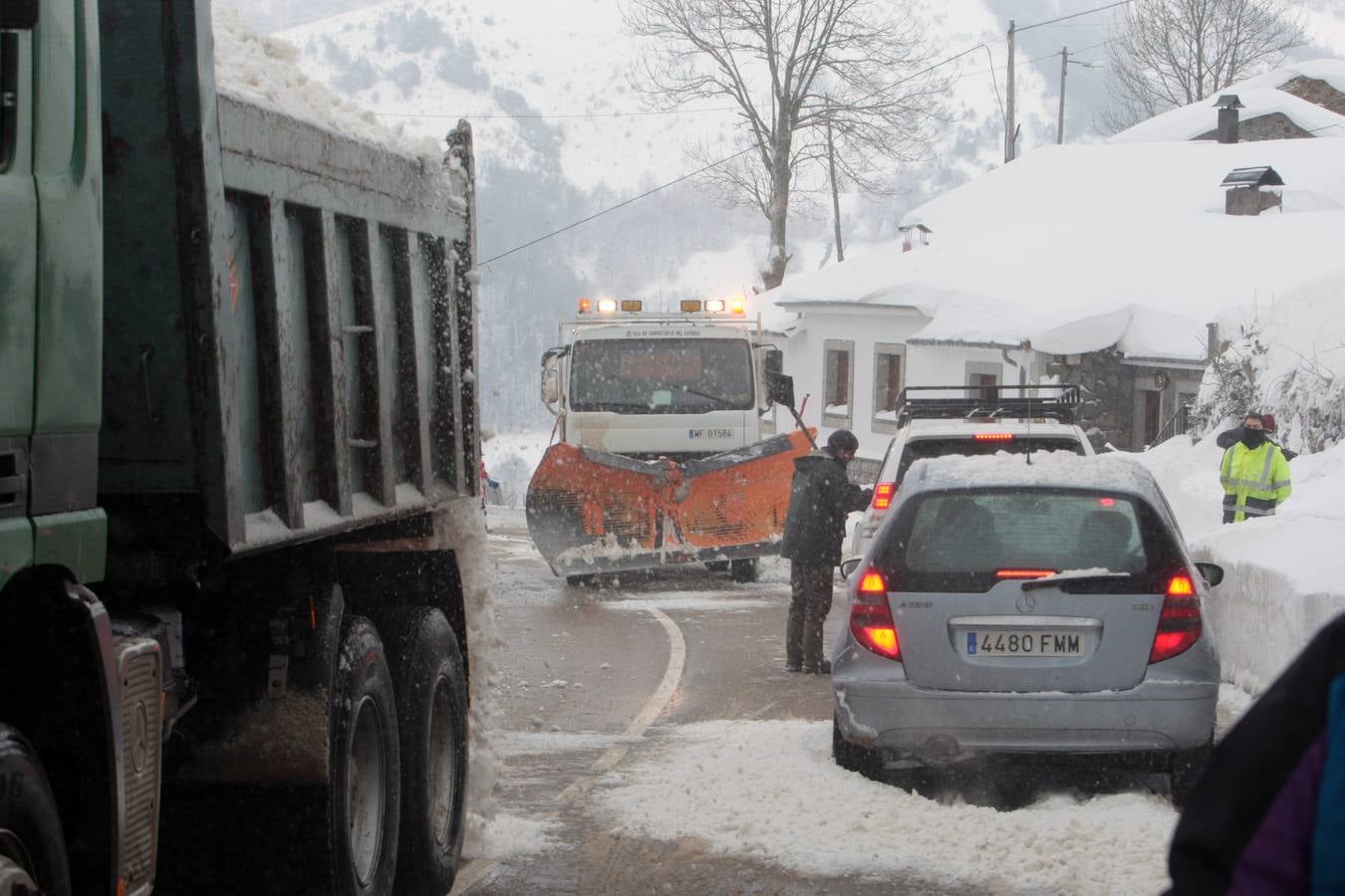 Las espectaculares imágenes que deja el trabajo para limpiar Pajares