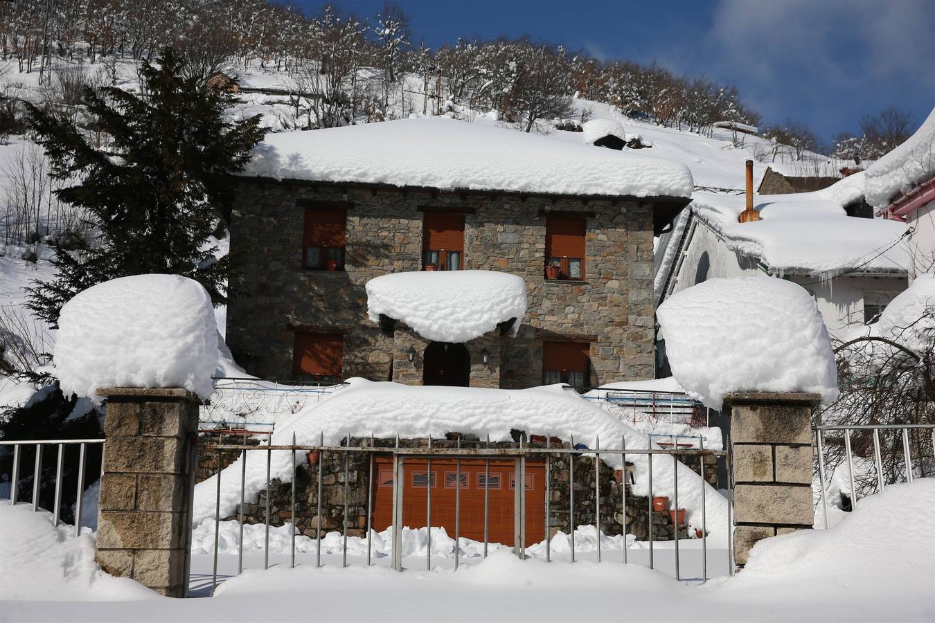 Así quedó Degaña tras las nevadas