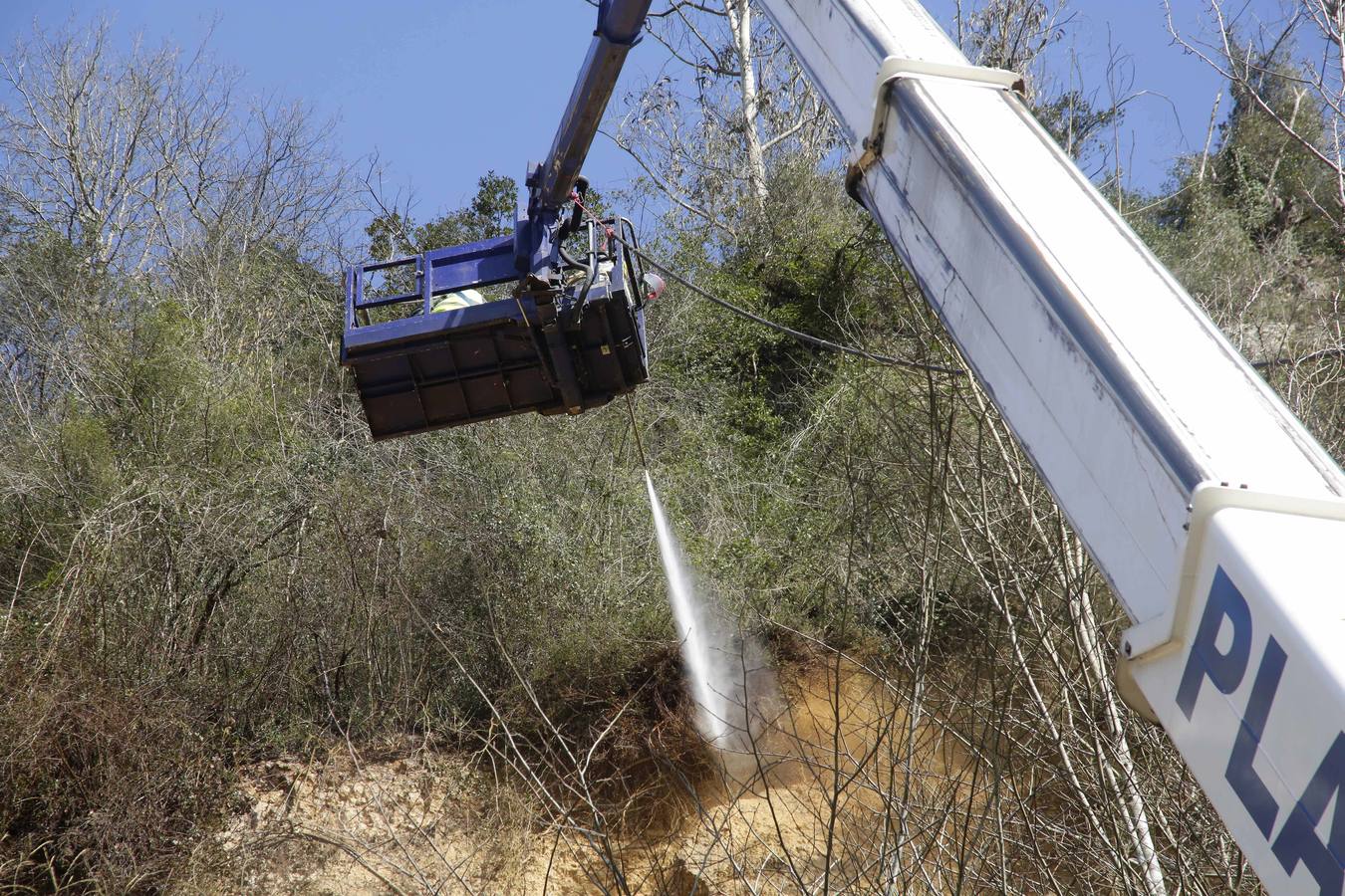 A chorro limpio para asegurar la ladera de la N-634