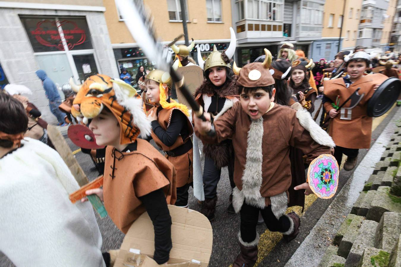 El Antroxu en los colegios y barrios de Avilés
