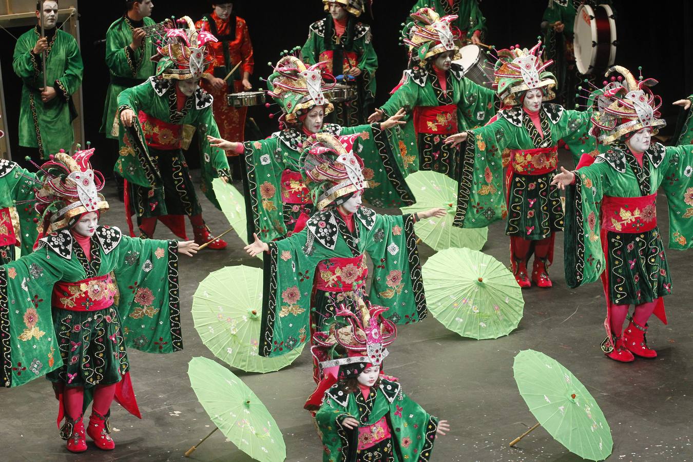 Antroxu: Concurso de charangas en el teatro Jovellanos