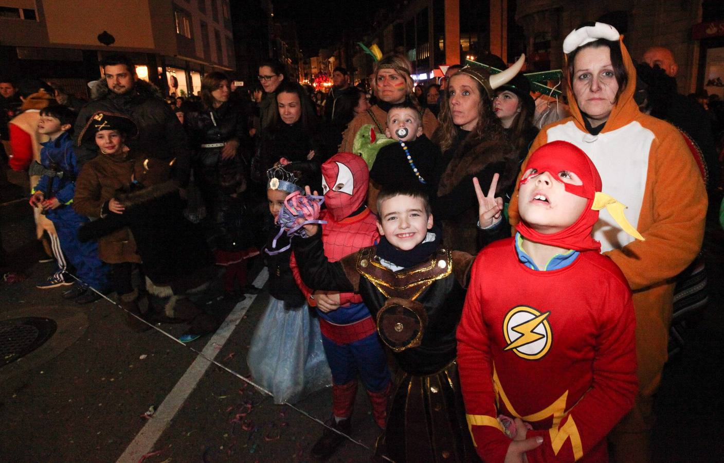 Avilés se vuelca con su desfile de Antroxu